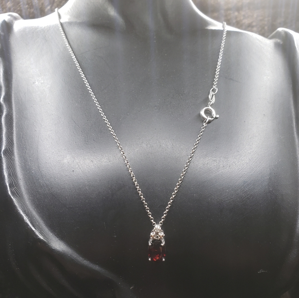 DBJ .Dee Berkley jewelry vintage red ruby ​​Solitaire 925 sterling silver.